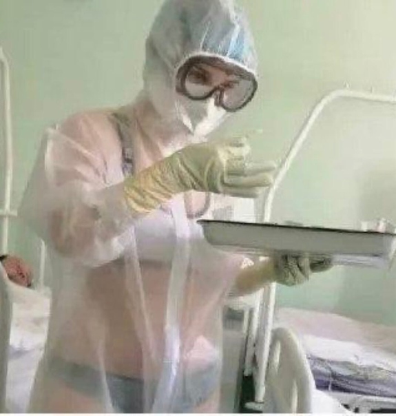 Как выглядит известная Тульская медсестра в жизни Надежда Жукова окончила Рязанский медицинский университет. Коллеги Надежды рассказали , что она не единственная, кто работал в нижнем белье.