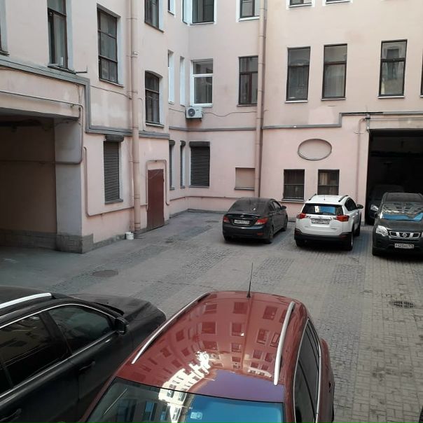 Фото: Петербургские дворики! <br>За последнюю неделю просмотрели множество объектов и могу сказать, что выбрать 