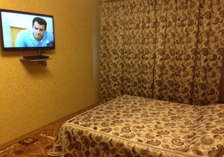 Квартира евпатория чапаева 28. Квартиры посуточно в екатеринбурге вторчермет. Однокомнатная квартира на сутки. Камелот екатеринбург селькоровская улица 34. Титова 23 екатеринбург.